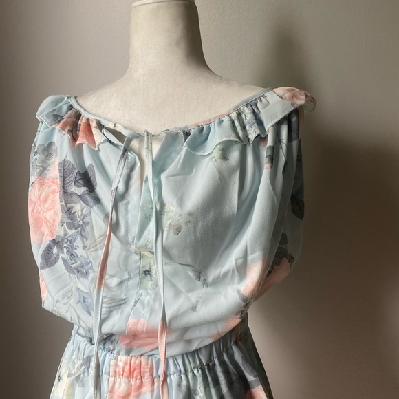 Floral Open Back Romper - Picture 3 of 7